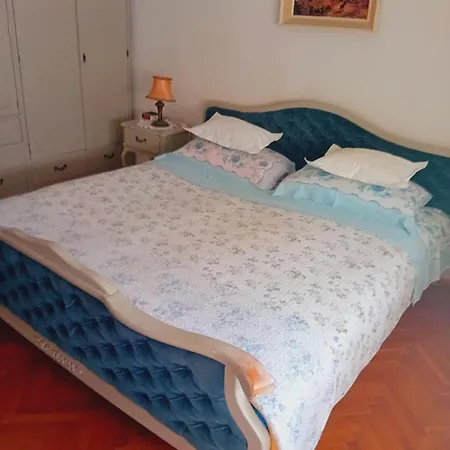 Dioklecijan شقة *